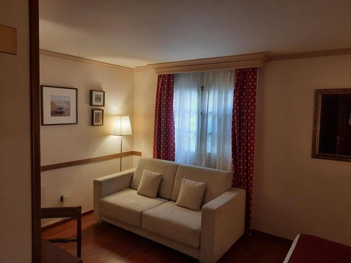 Hotel Edelweiss Кампродон